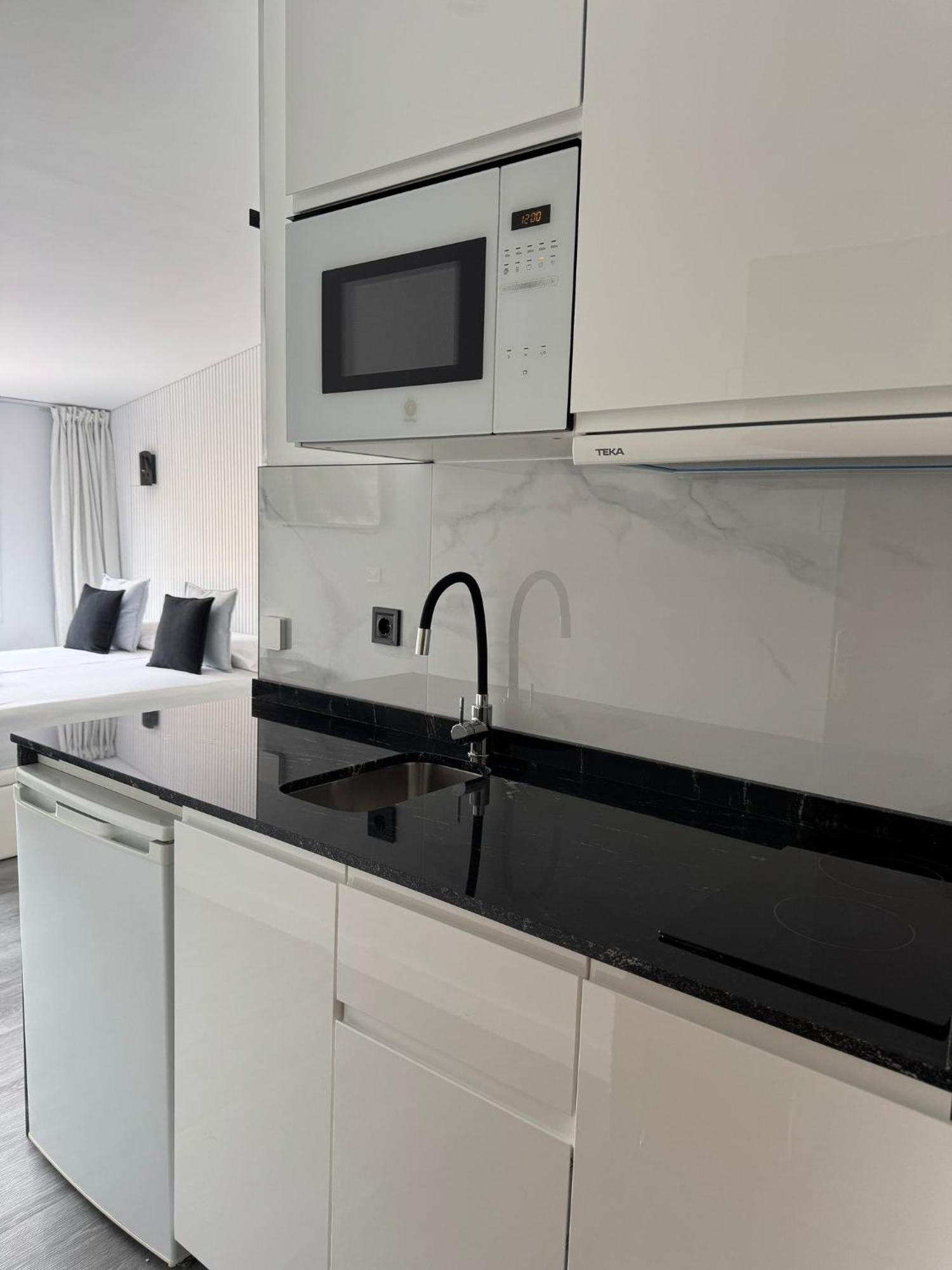 Apartamentos San Antonio ตอร์เรโมลิโนส ภายนอก รูปภาพ